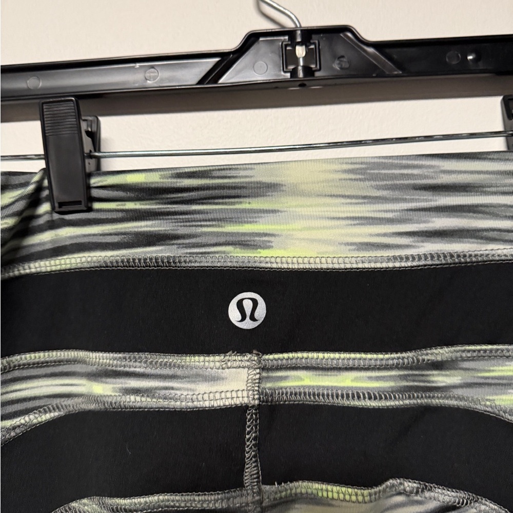 Lululemon Run Inspire Crop II Blurred Lines Black Grey Neon Green *26” - Picture 3 of 5